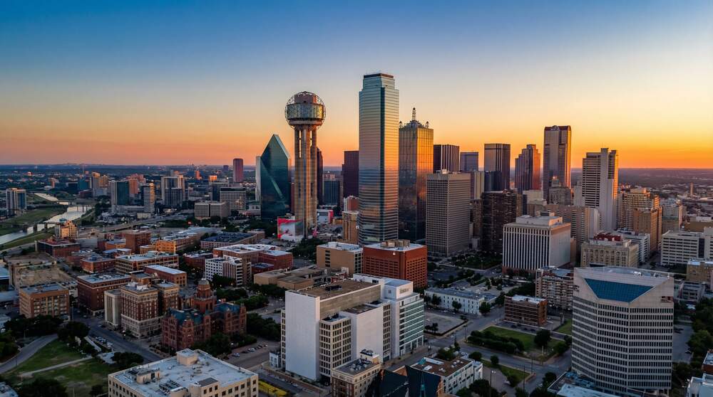 Dallas skyline at sunset - Dallas mortgage broker Silver Mortgage
